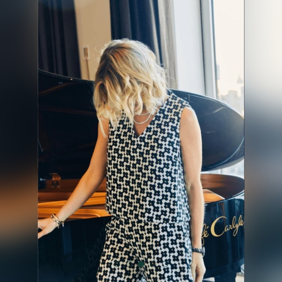 BURU  Woven Le V Mod Top Olive - Picture 2 of 8